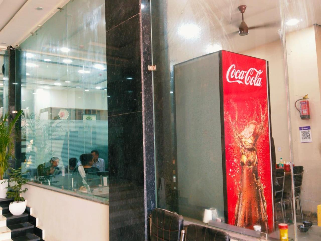 Hotel Shree Radha Krishna Varanasi Esterno foto