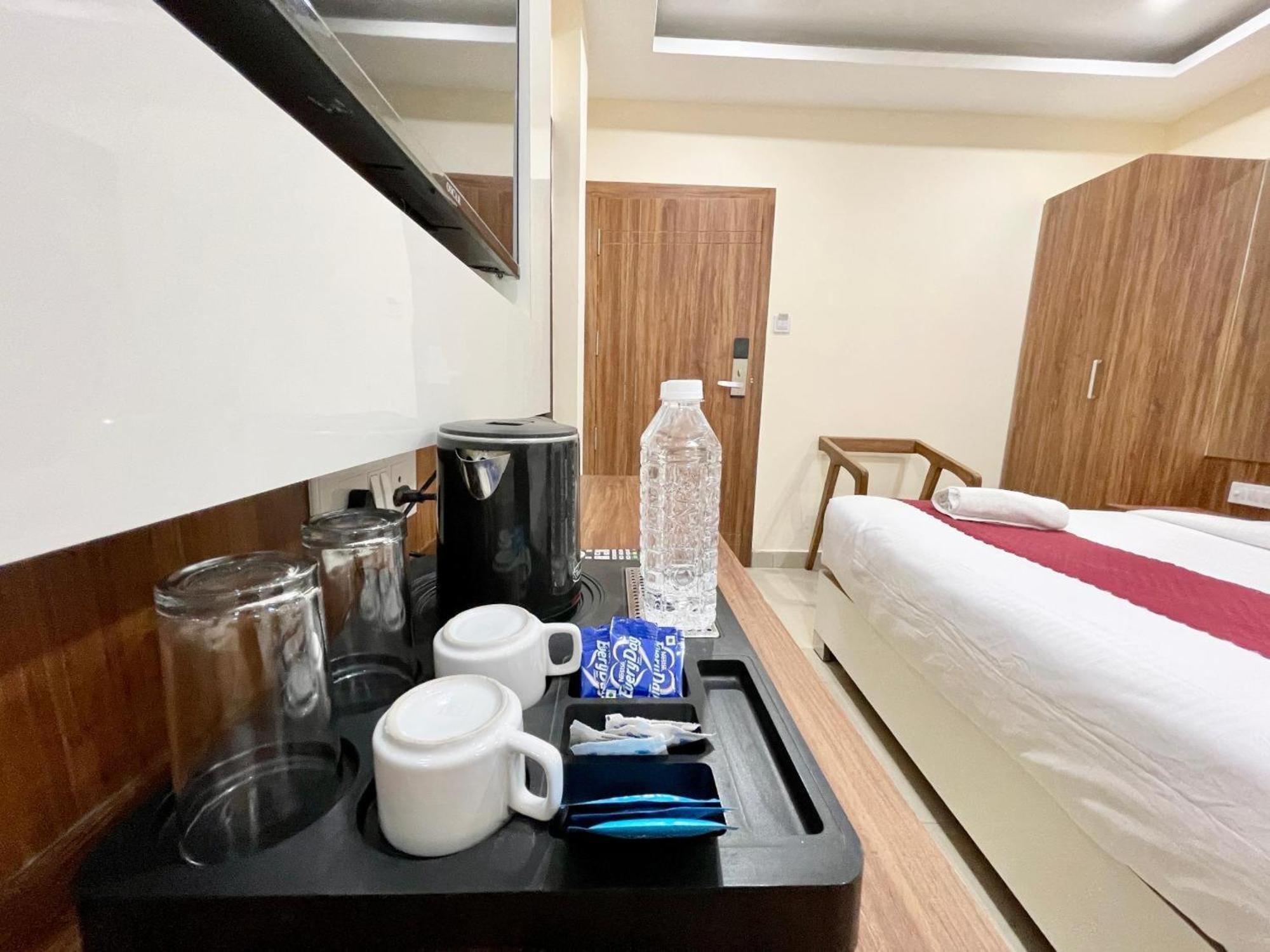 Hotel Shree Radha Krishna Varanasi Esterno foto